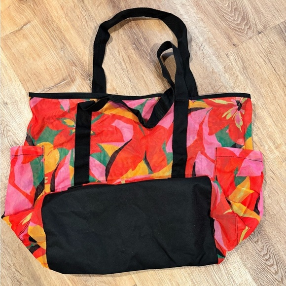 Shade & Shore Tropical Flower Mesh Beach Bag - Picture 2 of 3
